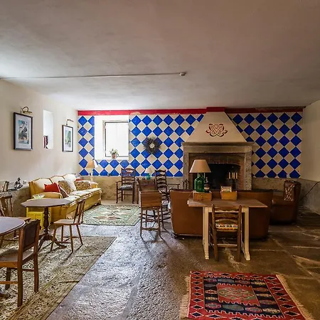 Гостевой дом The Old Cellar House Синтра