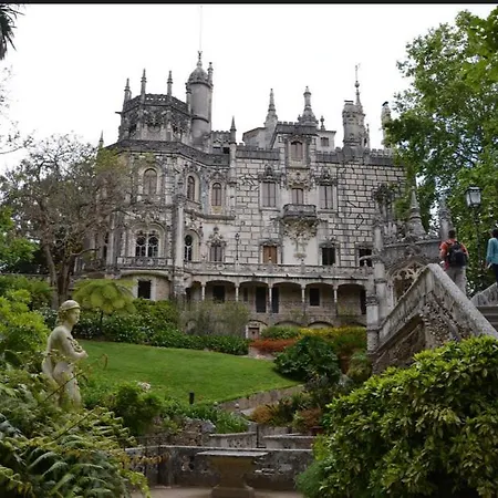Гостевой дом The Old Cellar House Синтра