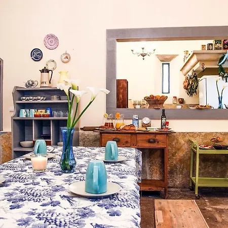 Гостевой дом The Old Cellar House *