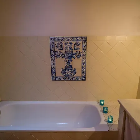 Гостевой дом The Old Cellar House Синтра